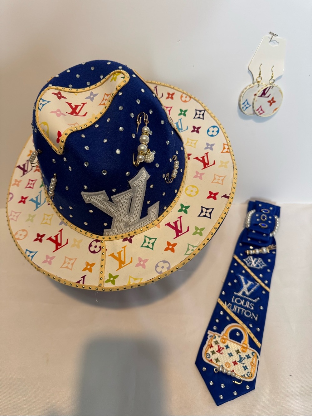 Blue & Multicolor Hat, Earrings and Tie Set